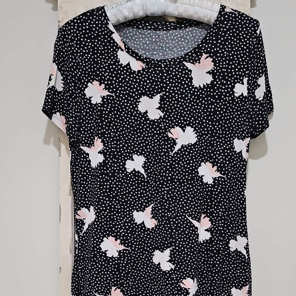 Black and White Floral Women's Top Blouse Size Petite XS by Apt.9